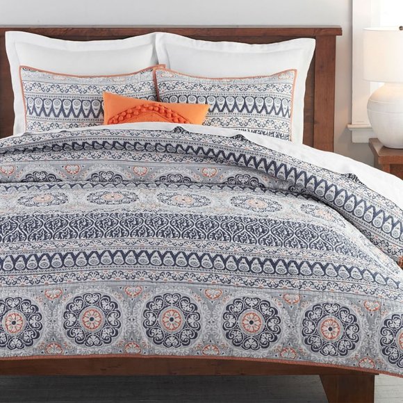 Pottery Barn Bedding Pia Medallion Cotton Quilt Shams King Gently